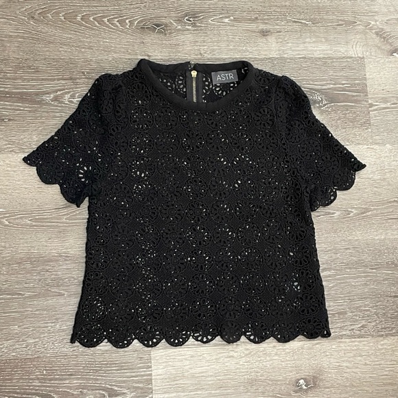 🔥SALE ASTR the label floral black lace blouse top shirt short sleeve size small - Picture 2 of 11